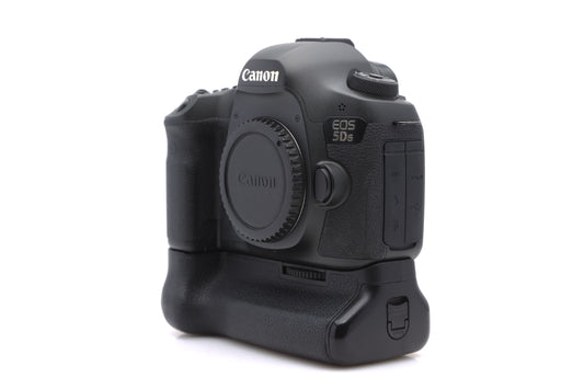 Used Canon 5DS 50.6 MP Body with BG-E11 Battery Grip