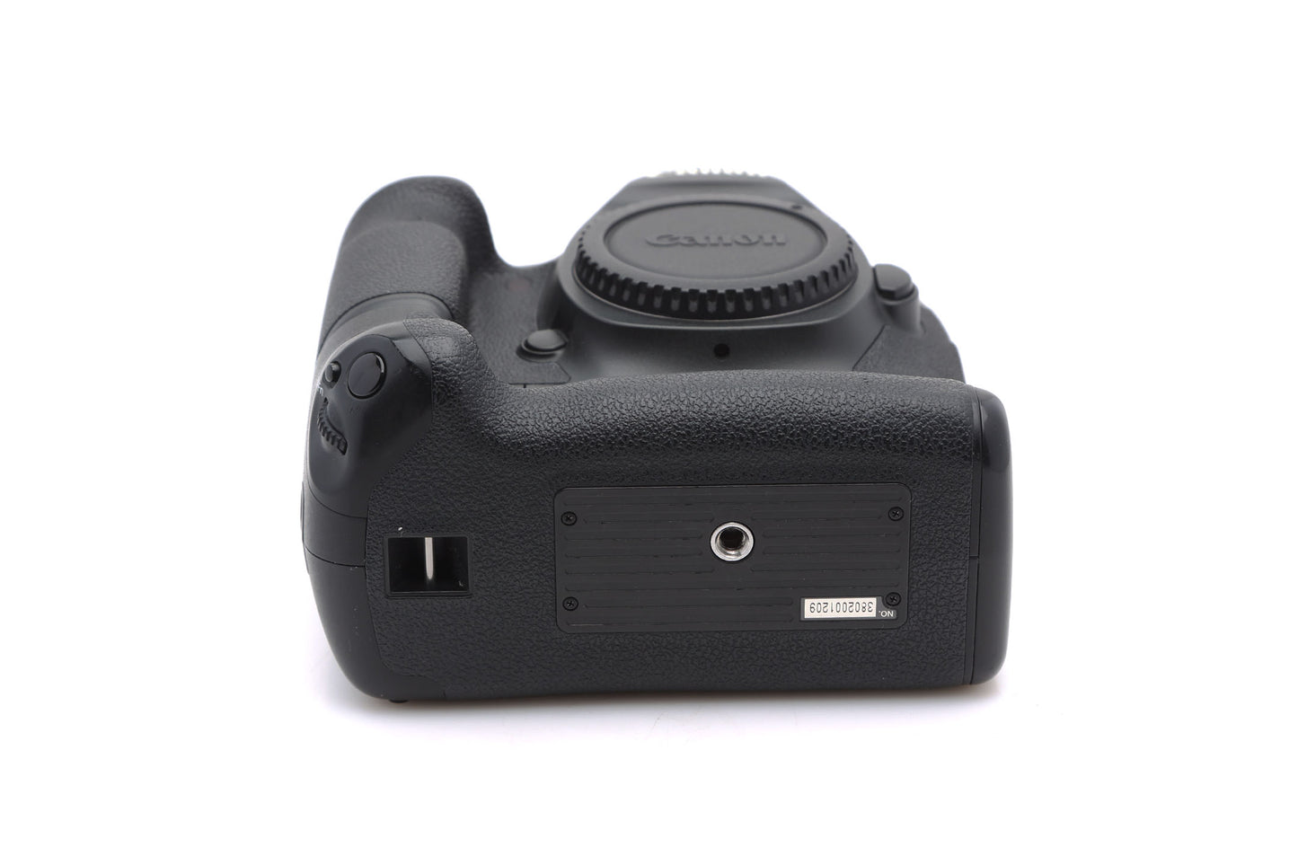 Used Canon 5DS 50.6 MP Body with BG-E11 Battery Grip