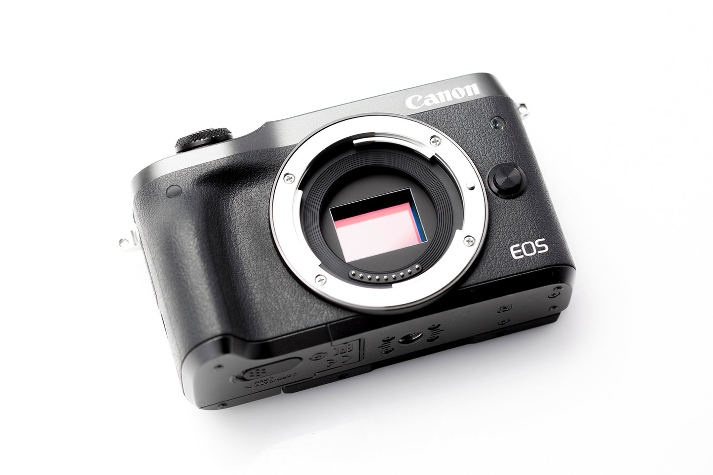 Used Canon M6 + EF-M 15-45mm IS STM Lens