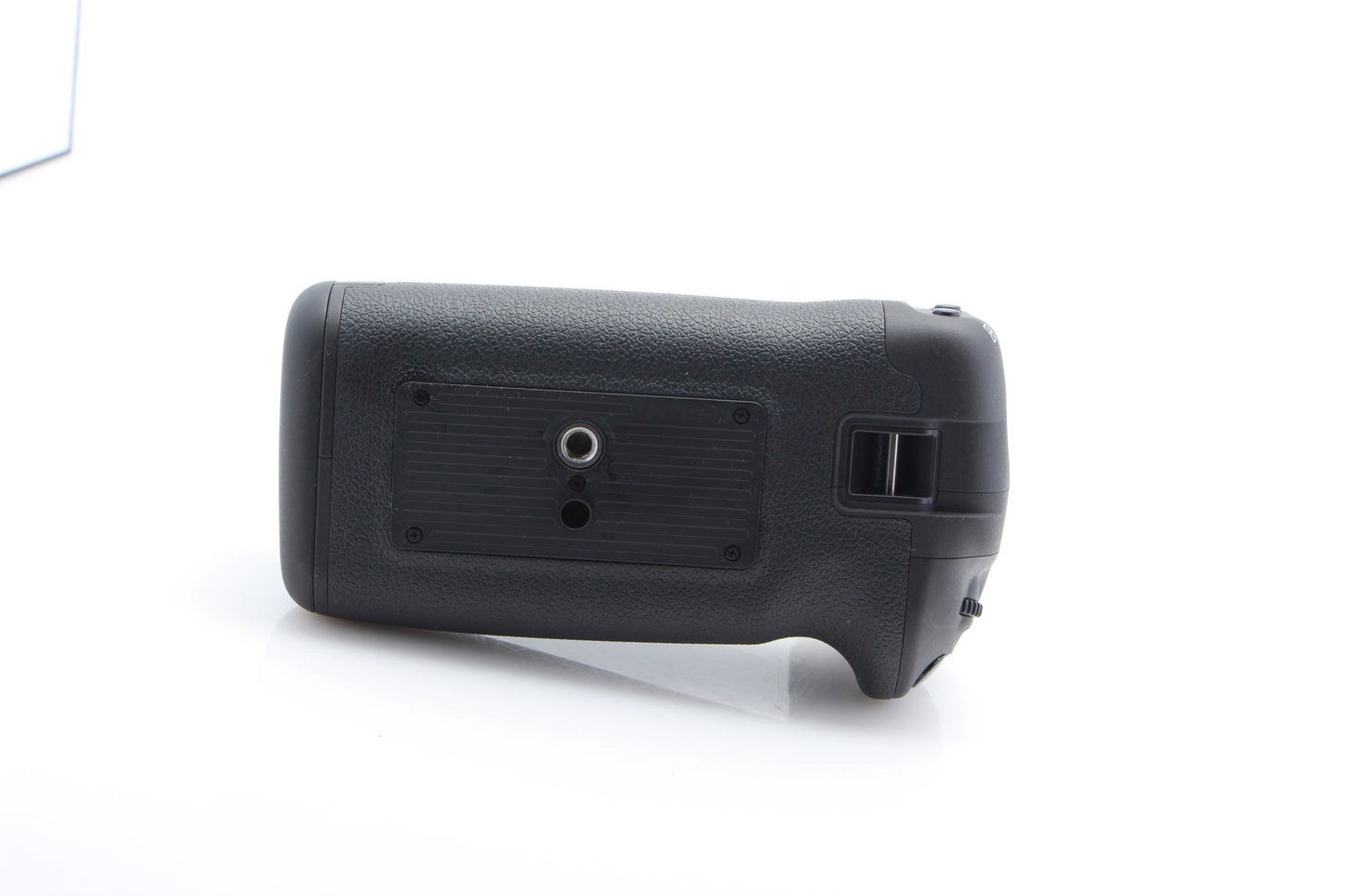 Used Canon BG-E20 Battery Grip for 5D IV