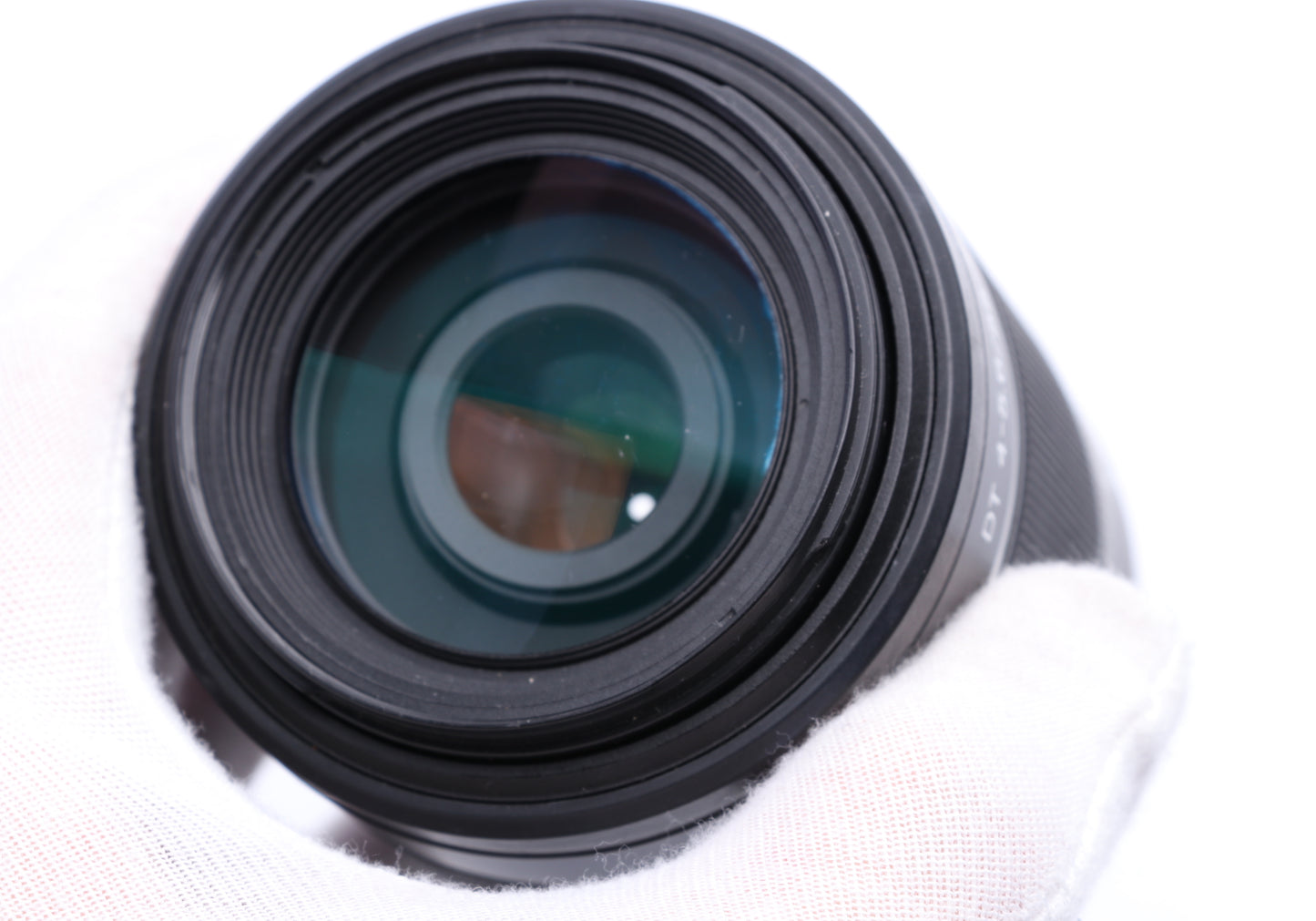 Used Sony SAL 55-200mm f/4.0-5.6 DT Lens