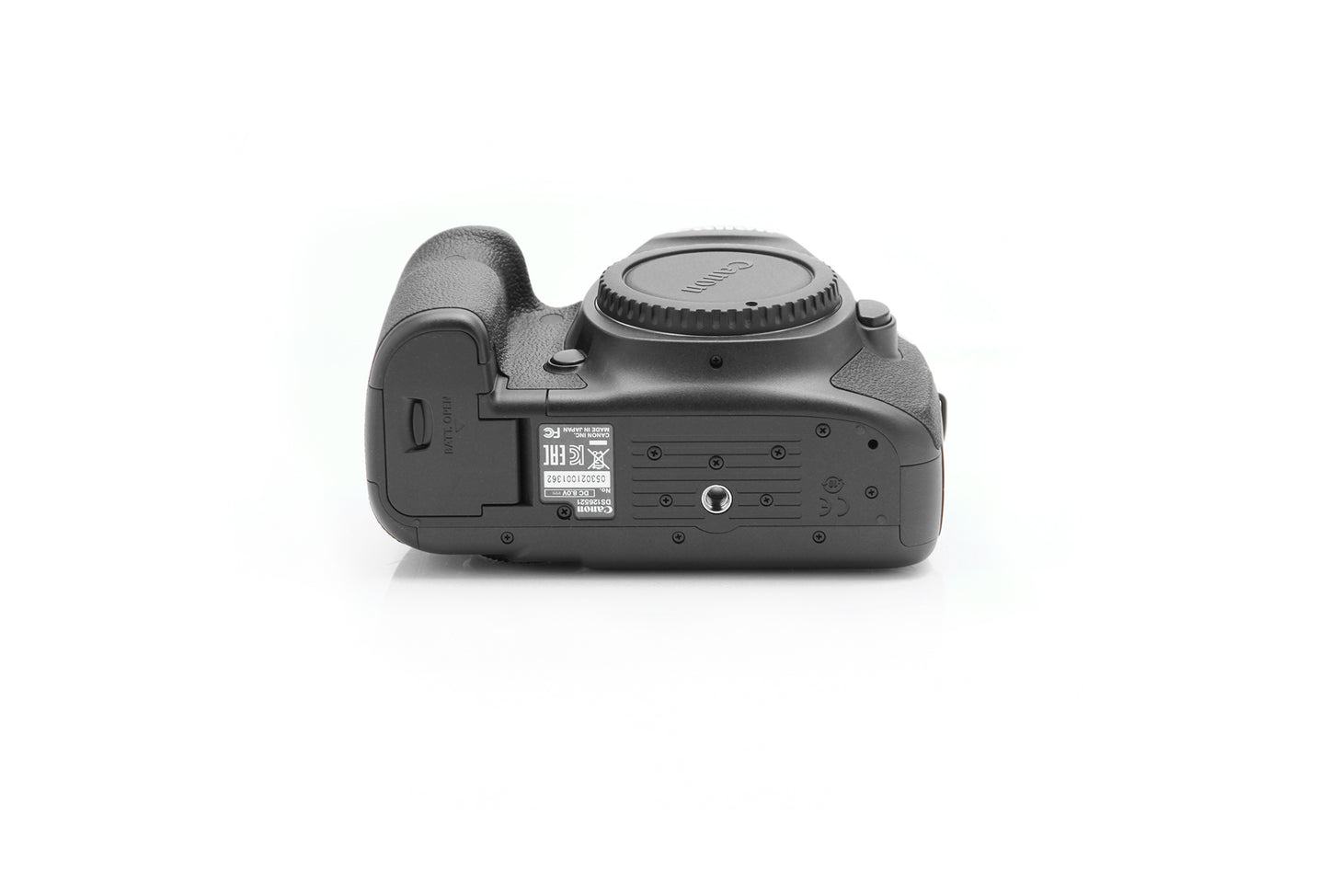 Used Canon 5DS 50.6 MP Body with BG-E11 Battery Grip