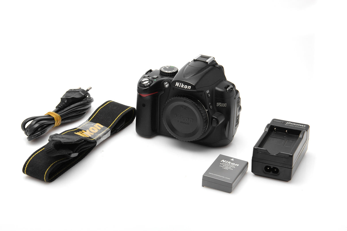 Used Nikon D5000 12.3 MP DX Second hand Camera in Dubai UAE USEDDSLR