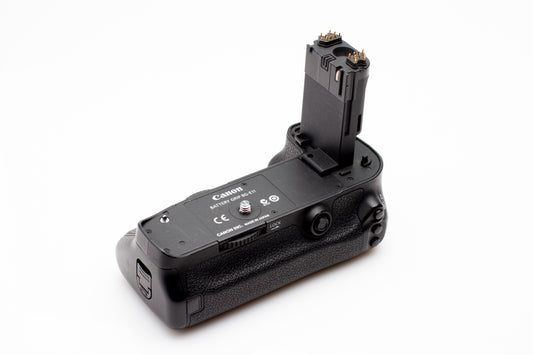 Used Canon BG-E11 Battery Grip For 5D Mark III