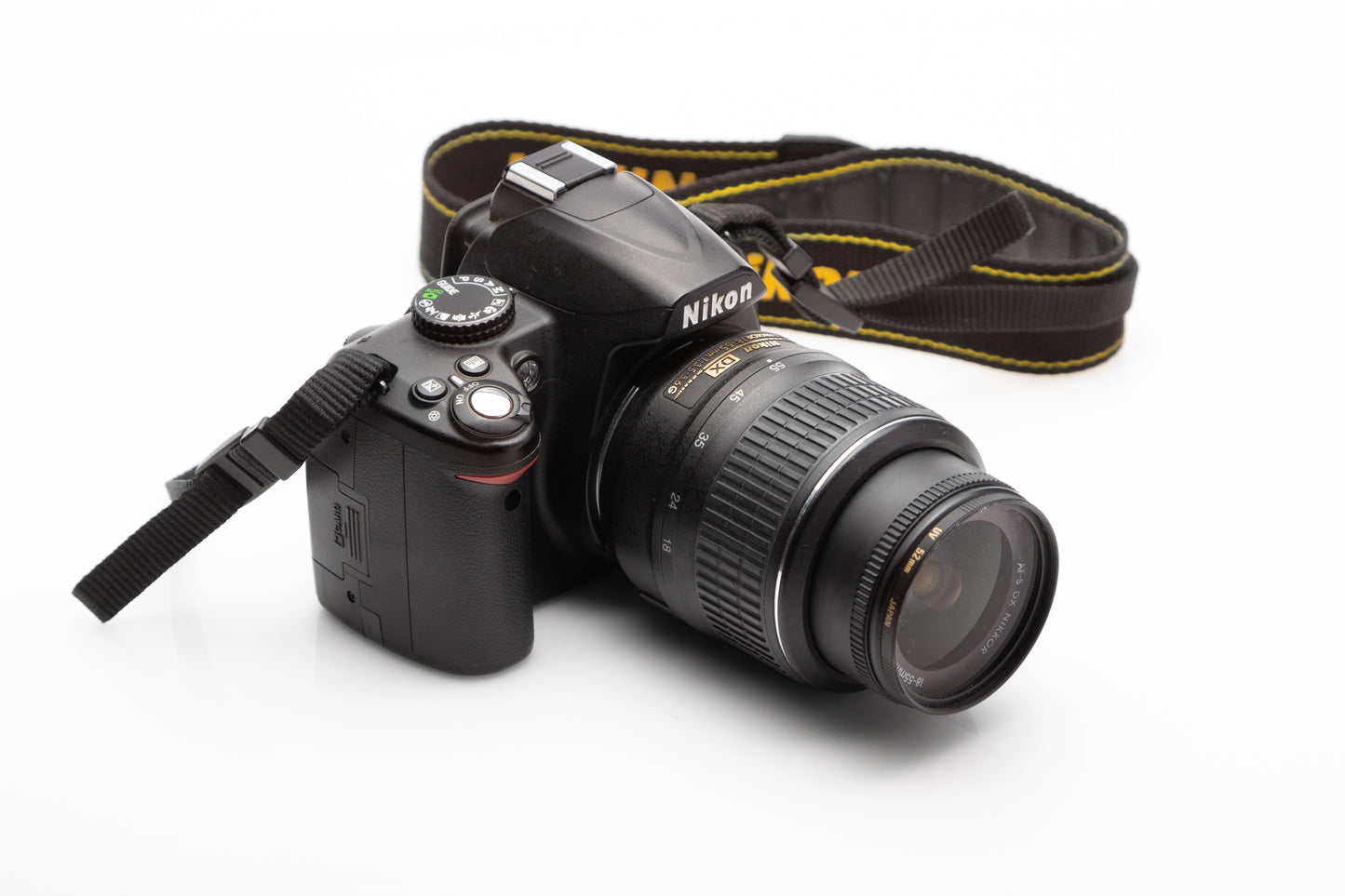 Used Nikon D3000 10.2 MP Body Kit